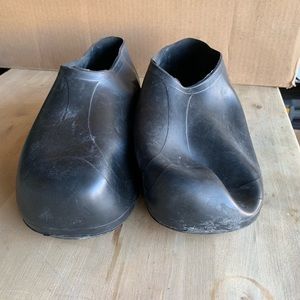 Tingley rubber show covers. Medium